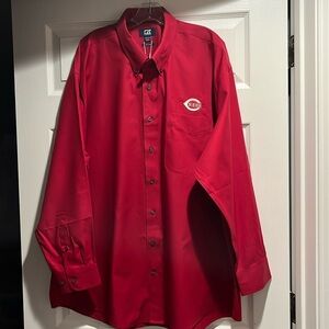 NWT Cincinnati Reds Men’s Cutter Buck Button Down Shirt Size 2XB/2TG.
